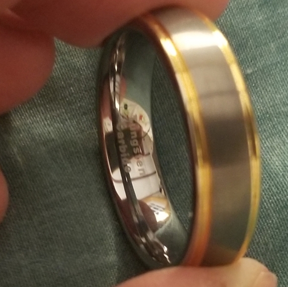 Men's ring - Picture 1 of 3